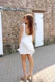 Attachable Pearl Fishtail Dress in White