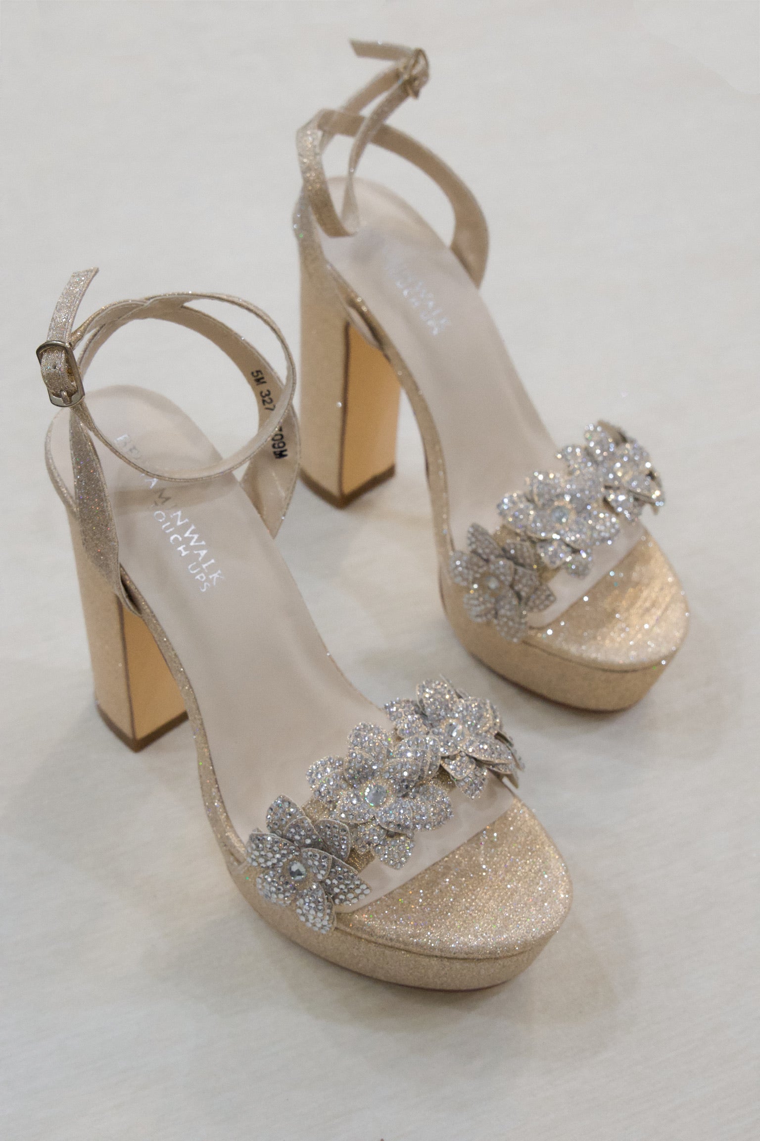 Lily Champagne Sparkle