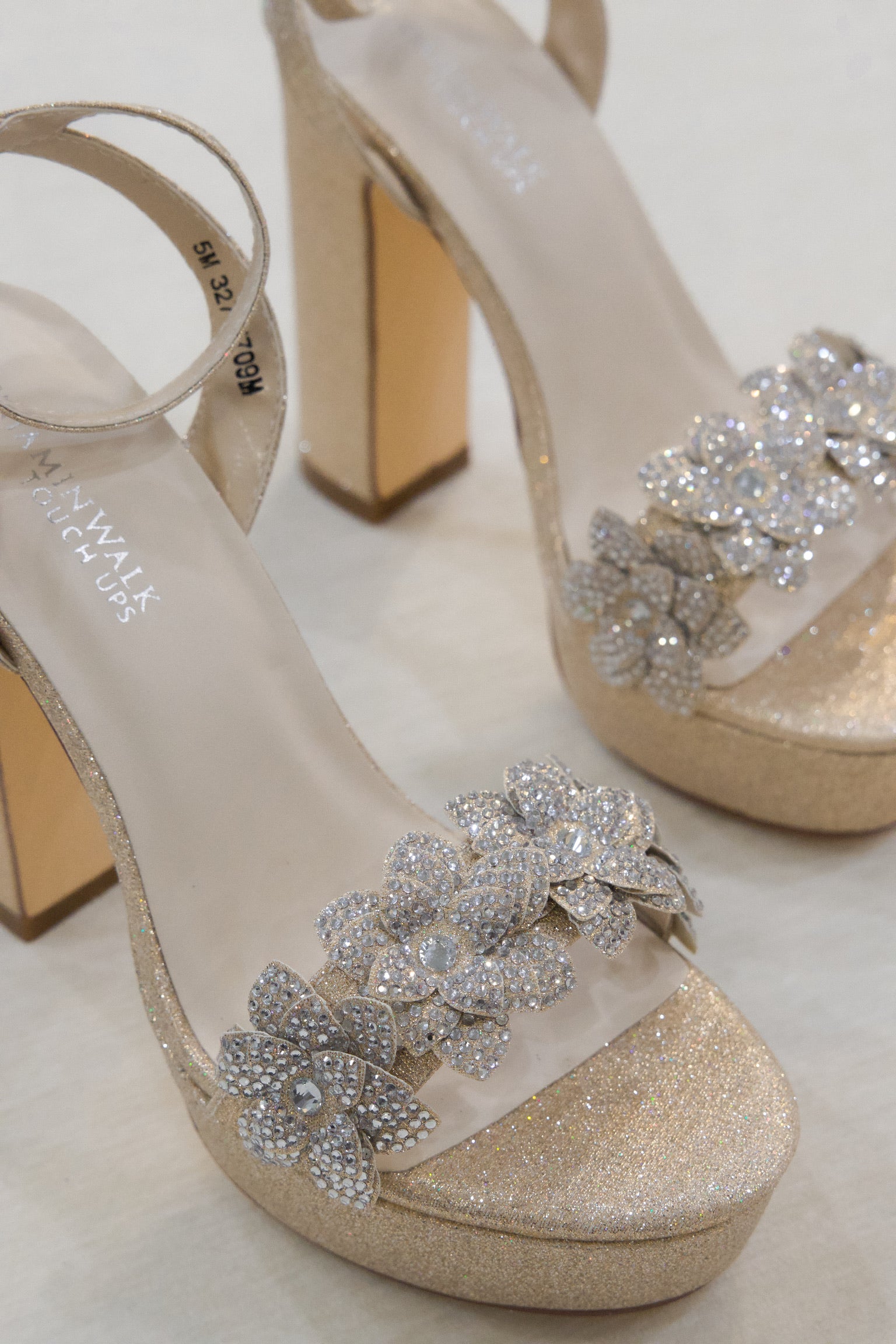 Lily Champagne Sparkle