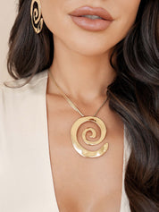 Aura Swirl Necklace: 18k Gold Plated