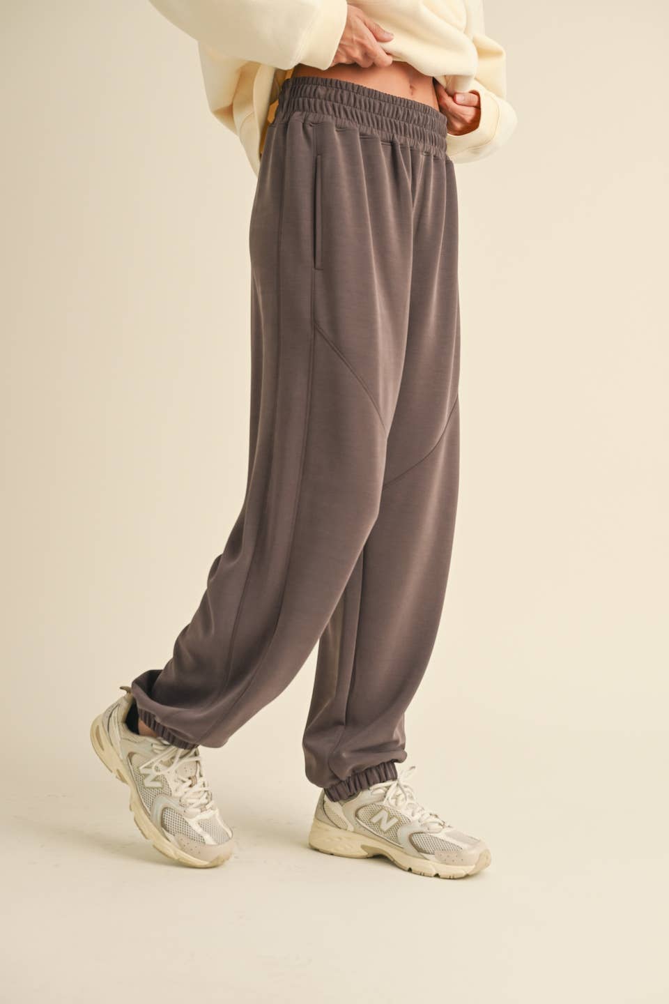 Super Soft Air Scuba Low Rise Jogger Pants: Chocolate