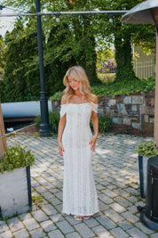 OFF SHOULDER LACE MAXI DRESS