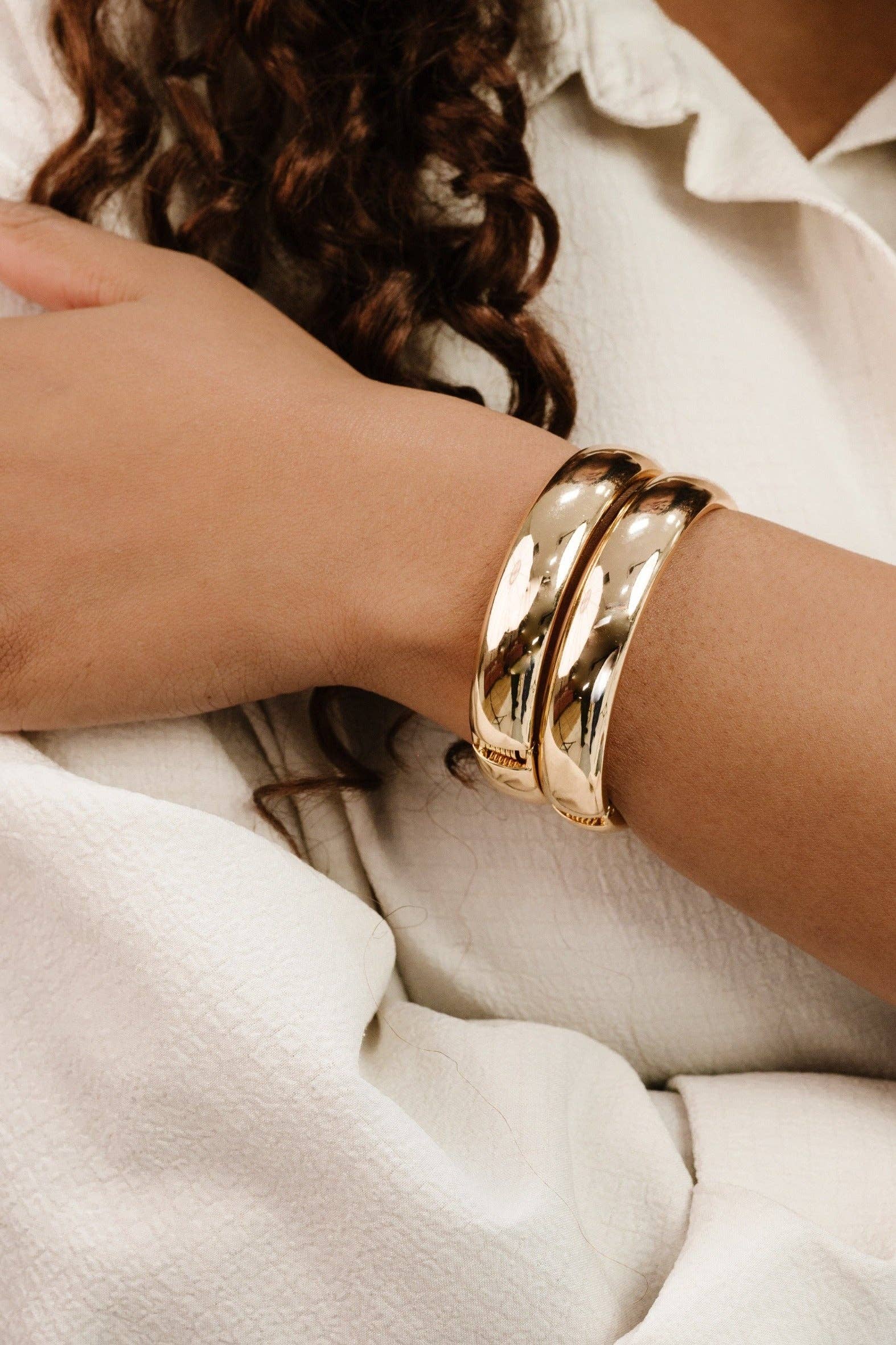 Simple Single Bangle: 18k Gold Plated