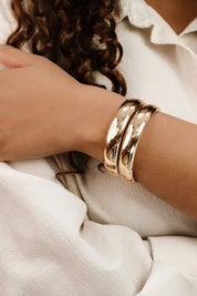 Simple Single Bangle: 18k Gold Plated