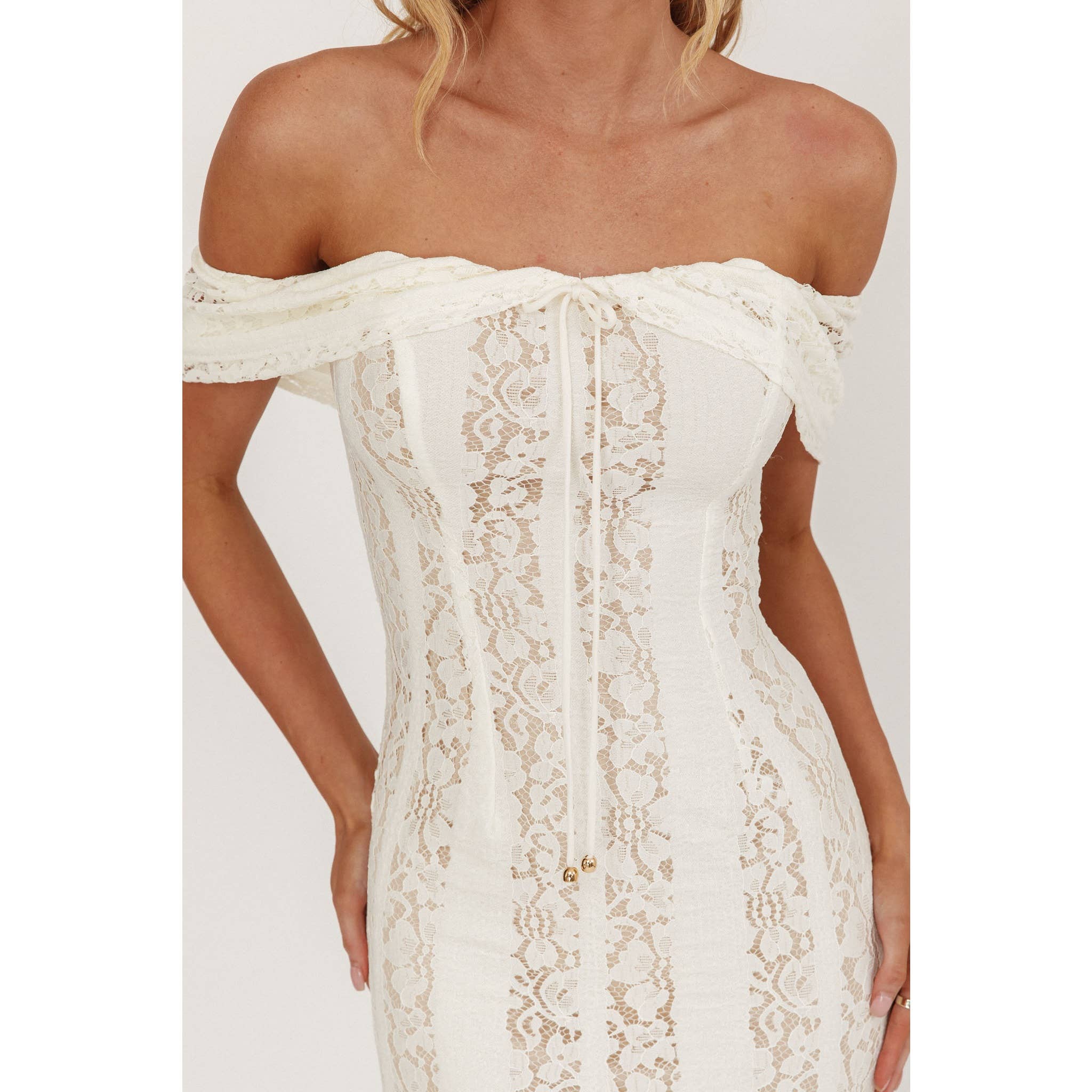 OFF SHOULDER LACE MAXI DRESS