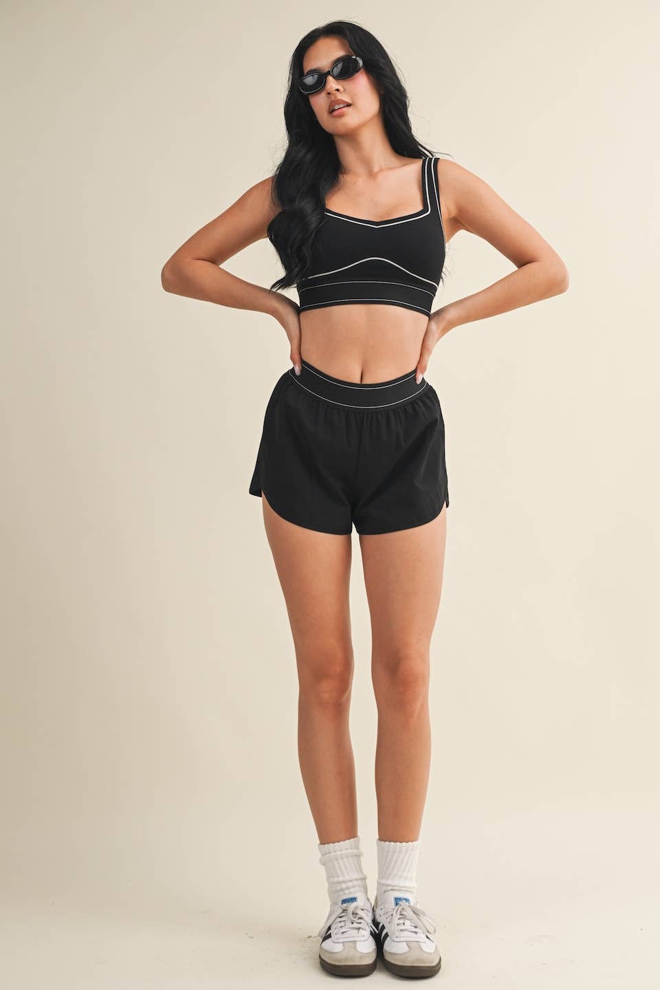 Contrast Thread Sports Bra: Black