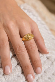 Waterproof Gold Big Twisted Ring
