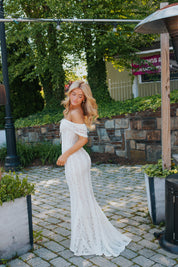 OFF SHOULDER LACE MAXI DRESS