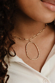 Large Oval Pendant Chain Link Necklace: 18k Gold Plated / One Size