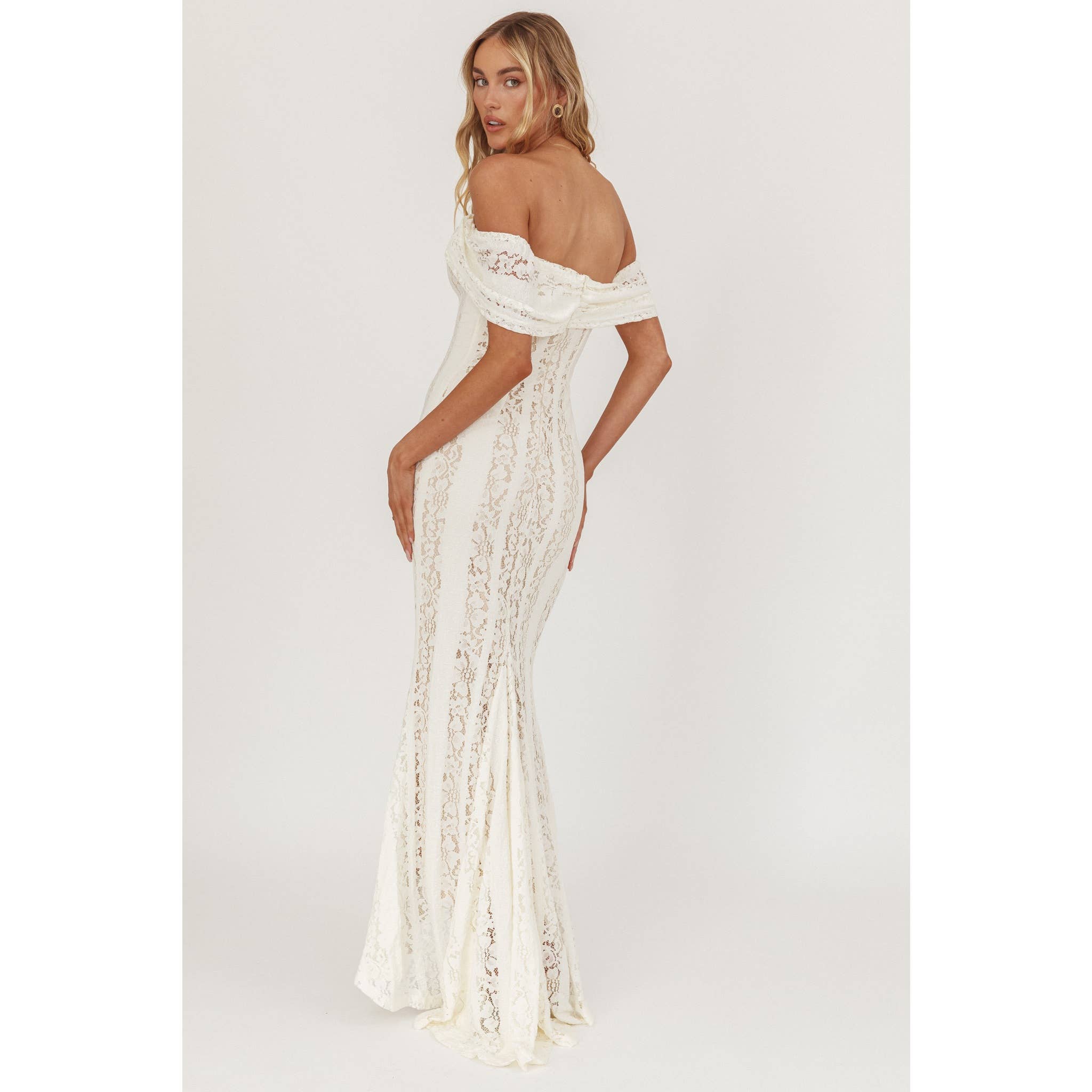 OFF SHOULDER LACE MAXI DRESS