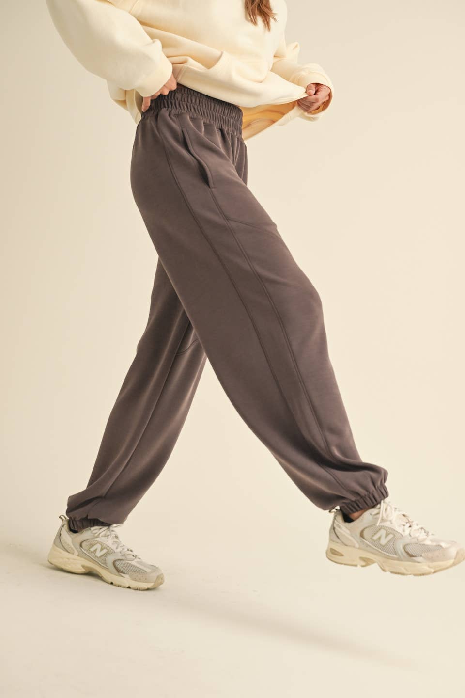 Super Soft Air Scuba Low Rise Jogger Pants: Chocolate