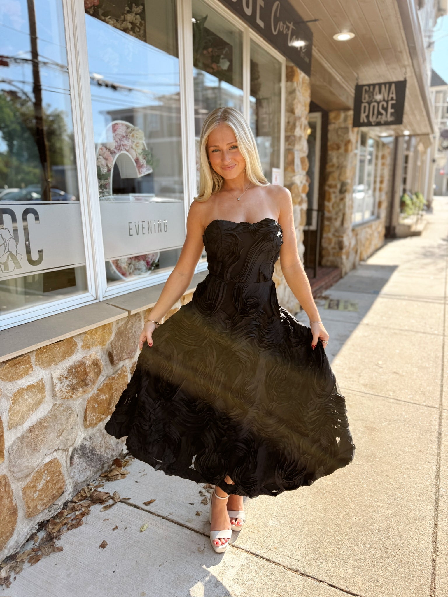 Asher Sweetheart Midi Dress in Black