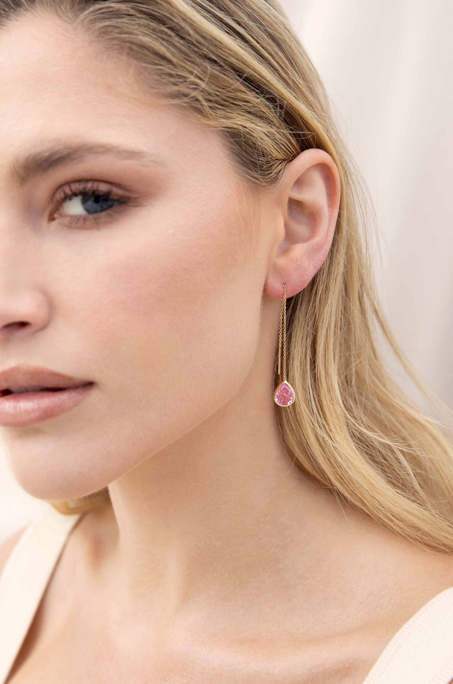 Barely There Chain and Crystal Dangle Earrings: Light Topaz Crystals with 18k Gold Plating