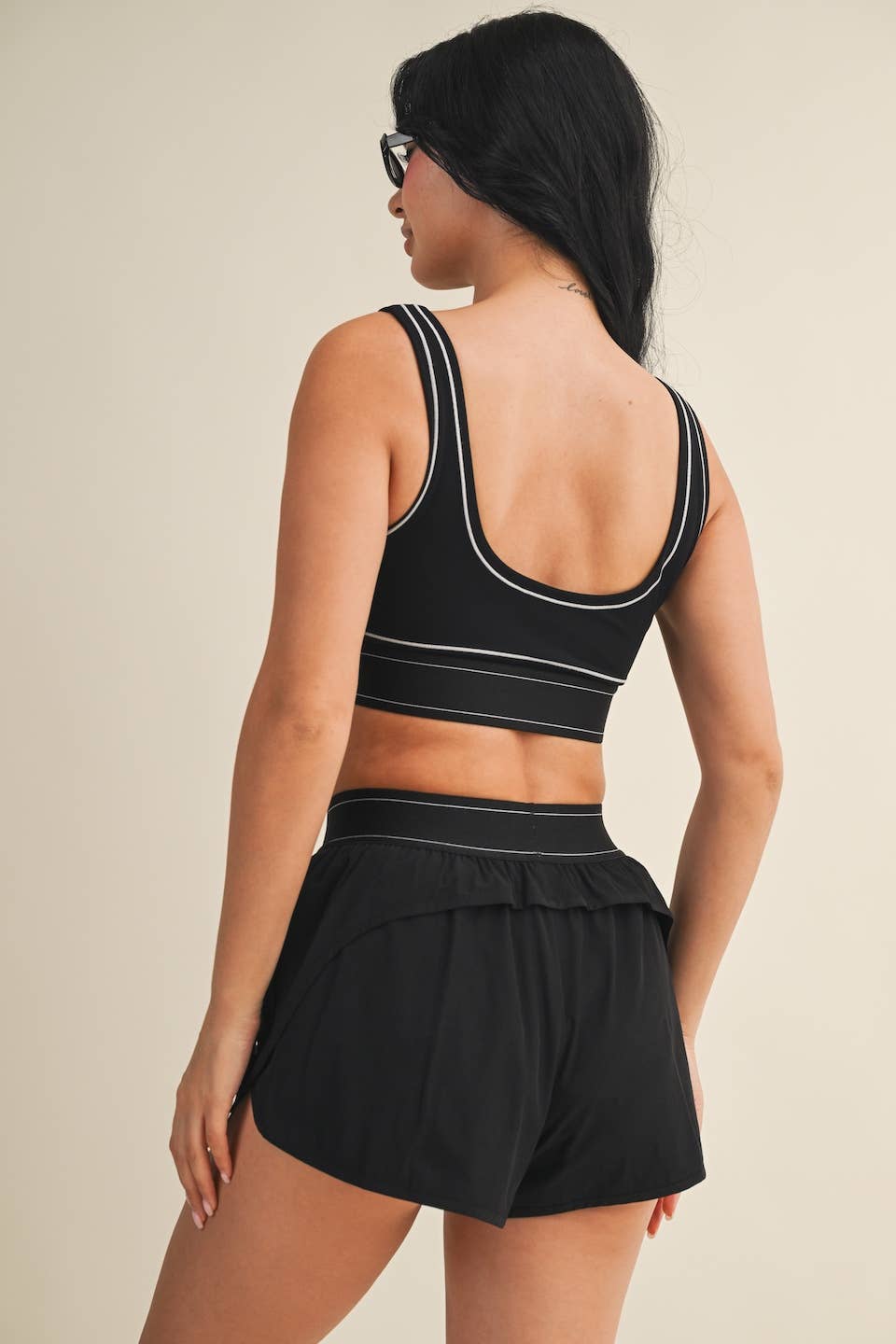Contrast Thread Sports Bra: Black