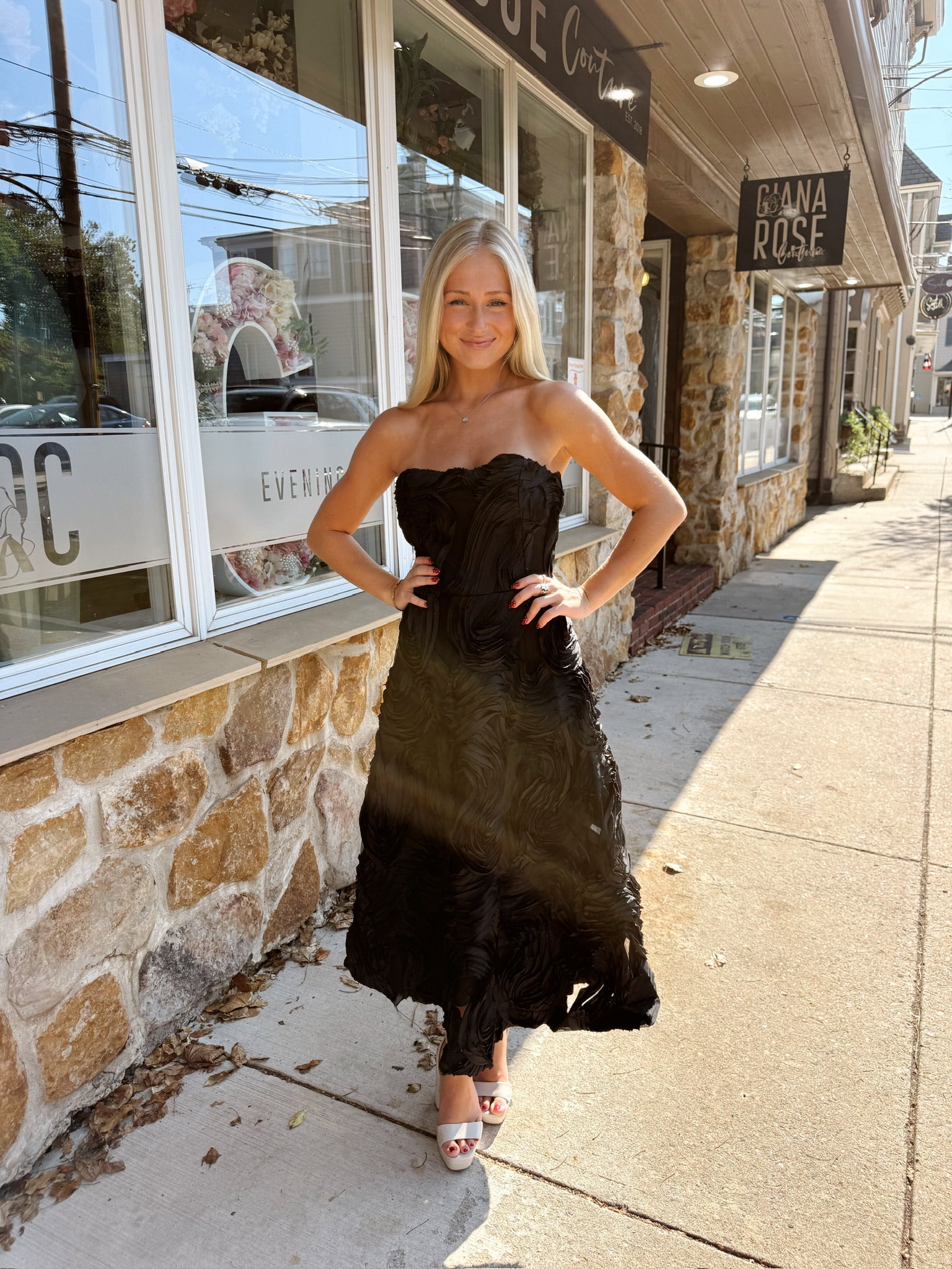 Asher Sweetheart Midi Dress in Black