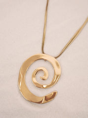 Aura Swirl Necklace: 18k Gold Plated
