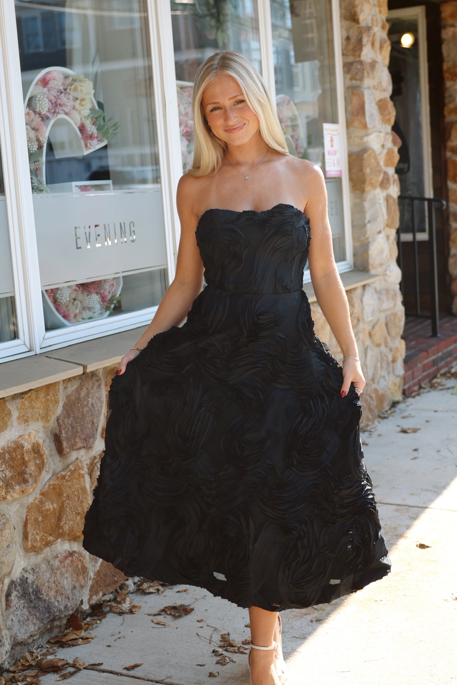 Asher Sweetheart Midi Dress in Black