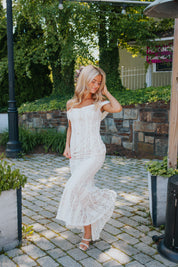 OFF SHOULDER LACE MAXI DRESS
