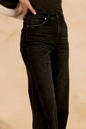 Jolie Jeans in Black | Elan