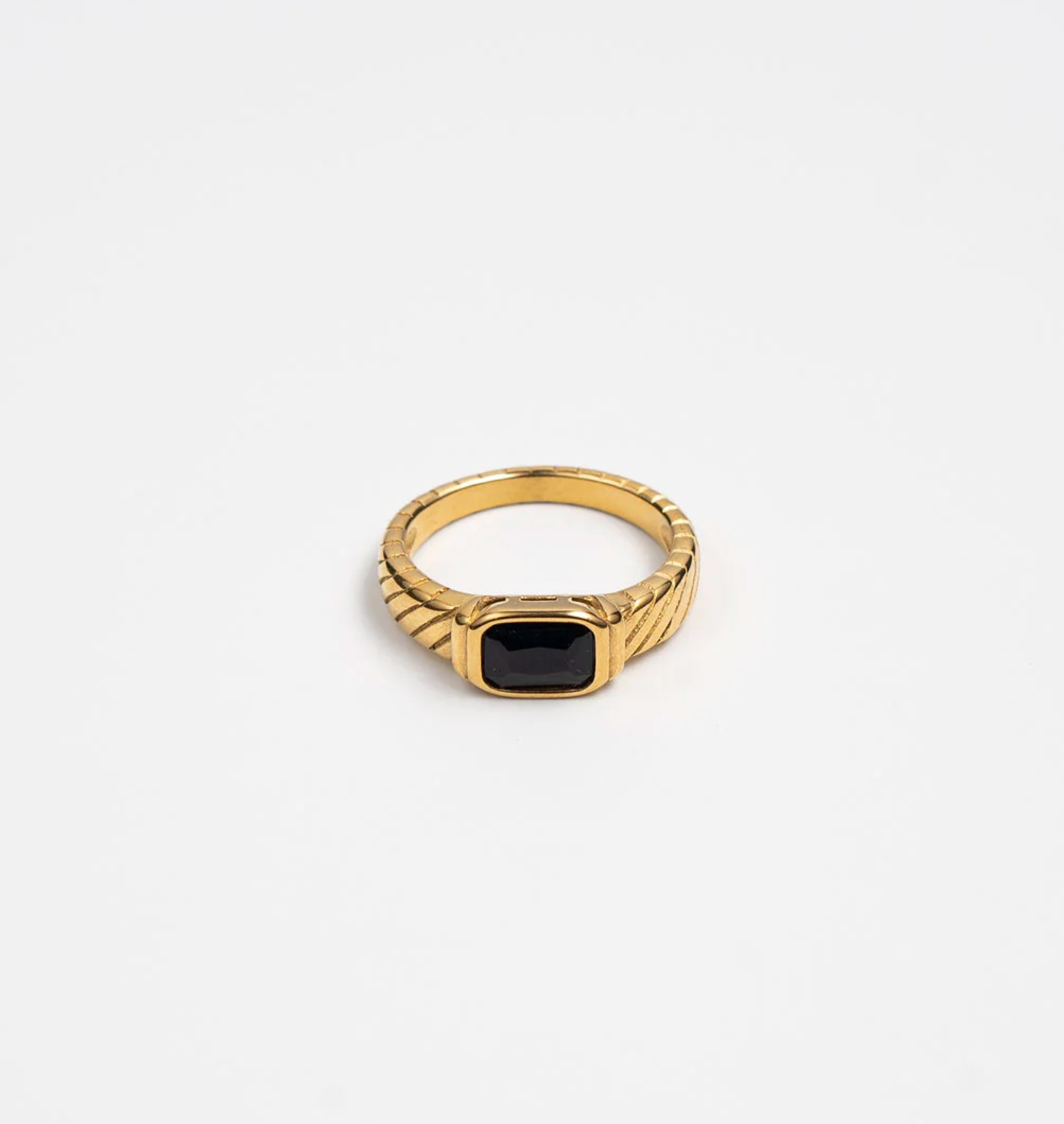 Black Stone Ring Twisted