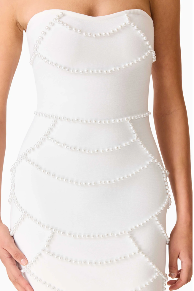 Lucine Fitted Gown in White | Elliatt