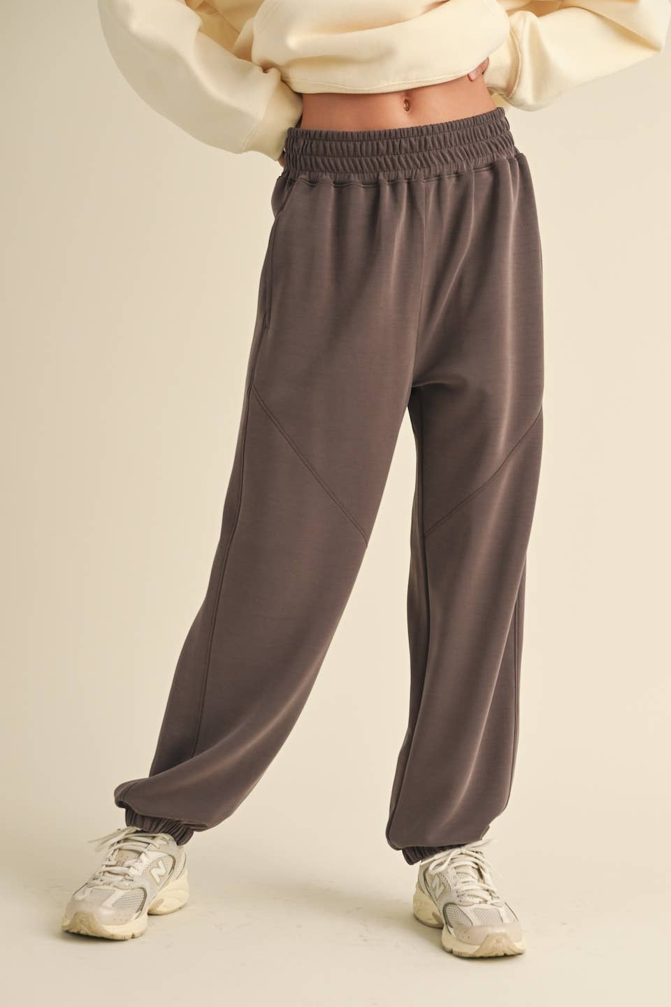 Super Soft Air Scuba Low Rise Jogger Pants: Chocolate