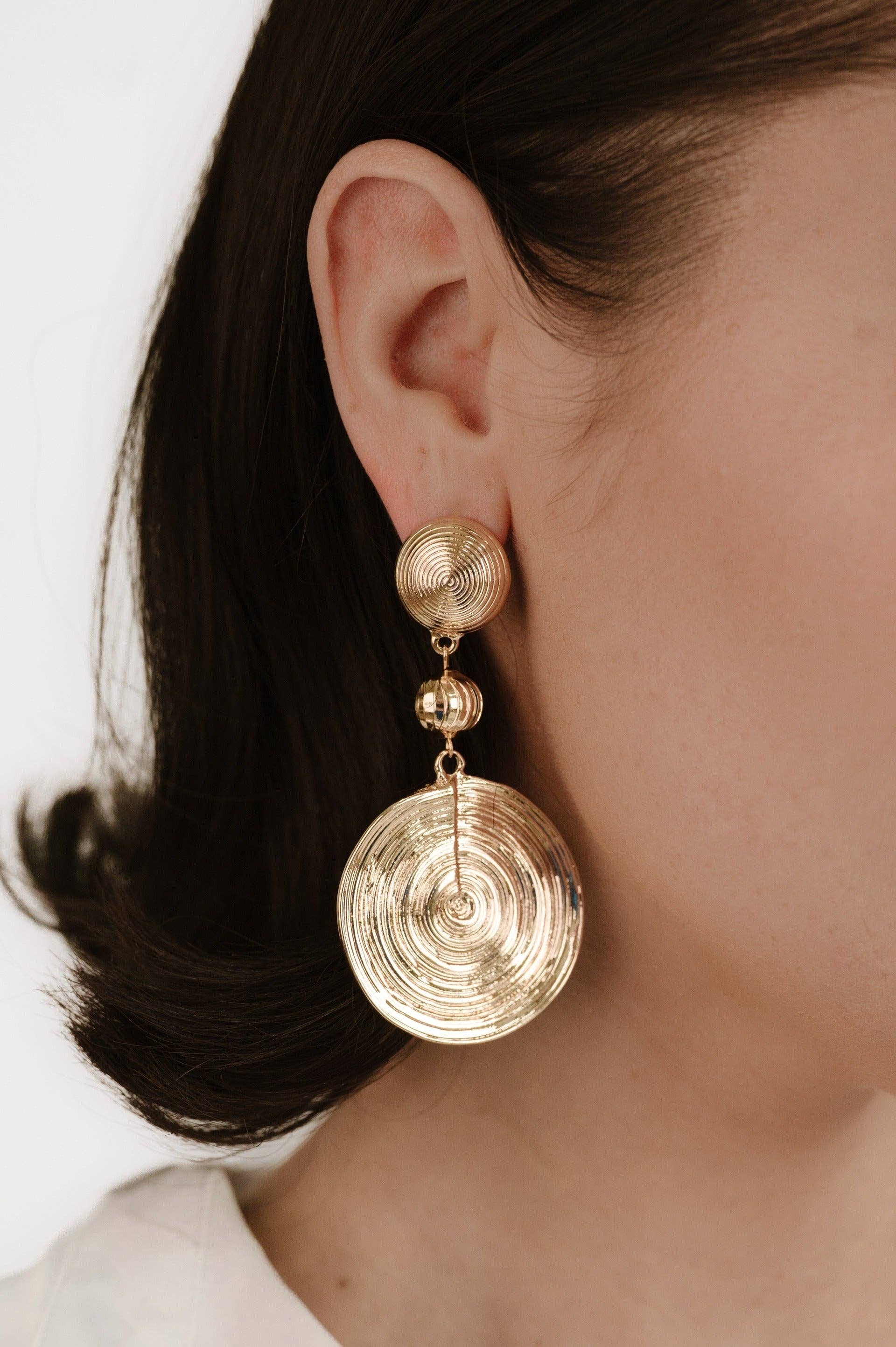 Swirl Pendant Dangle Earrings: 18k Gold Plated