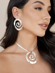 Aura Swirl Necklace: 18k Gold Plated