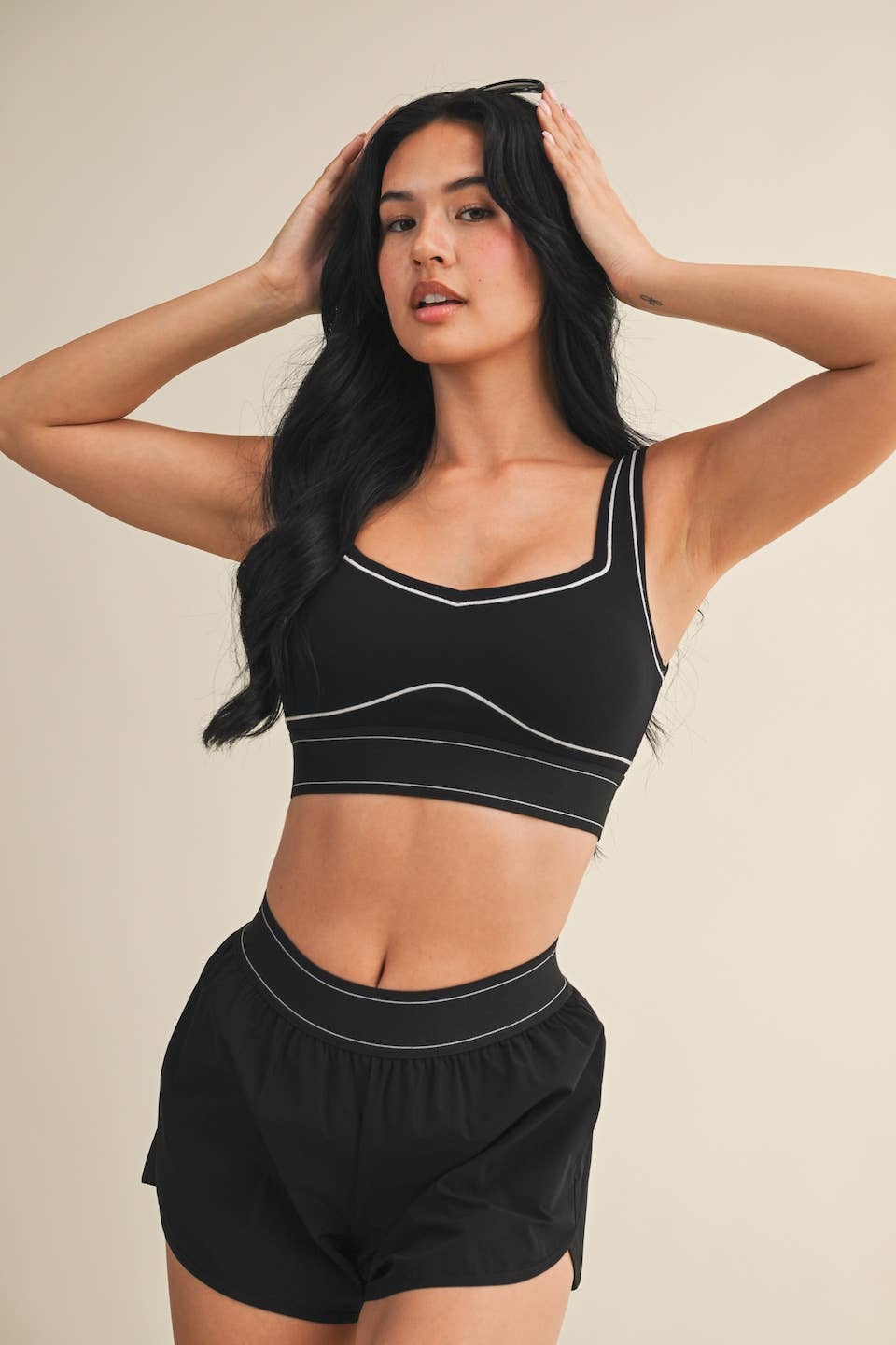 Contrast Thread Sports Bra: Black