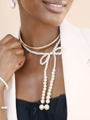 Venus Pearl Bow Necklace: Acrylic Pearl / One Size