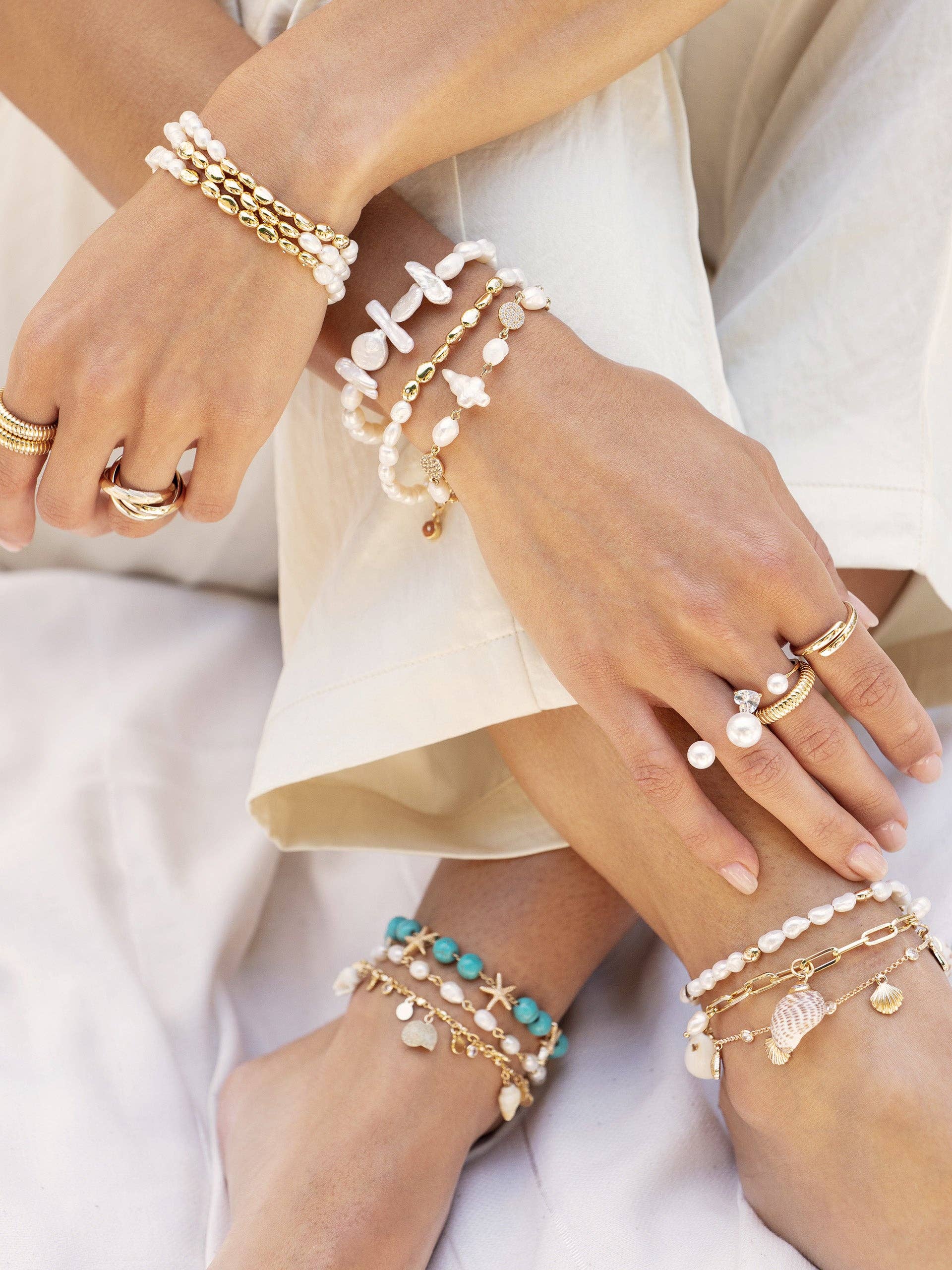 Scallop Shell Charm Anklet: 18k Gold Plated / One Size