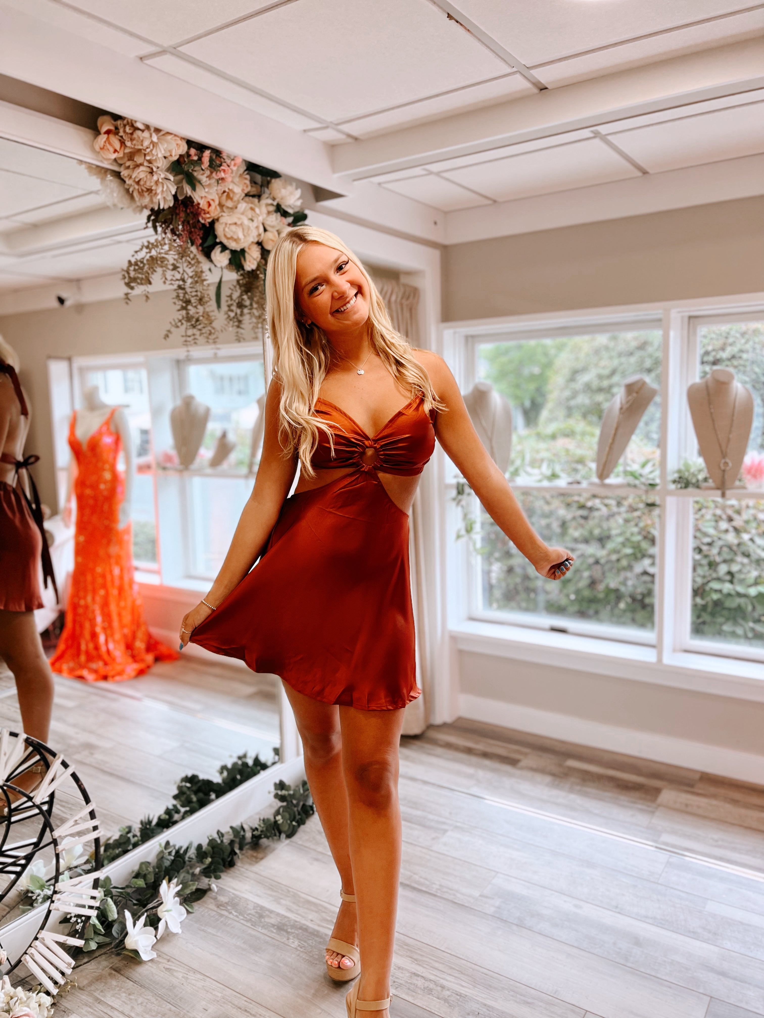 Unforgettable Satin Mini Cognac